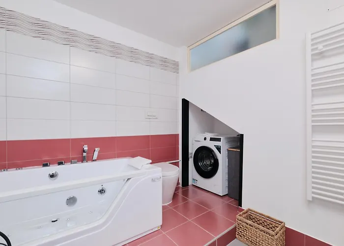 Gemelli Suite Design con Jacuzzi By HÔTEA Rome